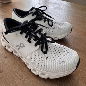 Women’s ONCloud Sneakers